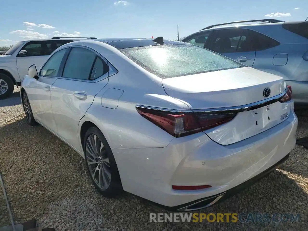 3 Photograph of a damaged car 58ABZ1B18KU030499 LEXUS ES350 2019