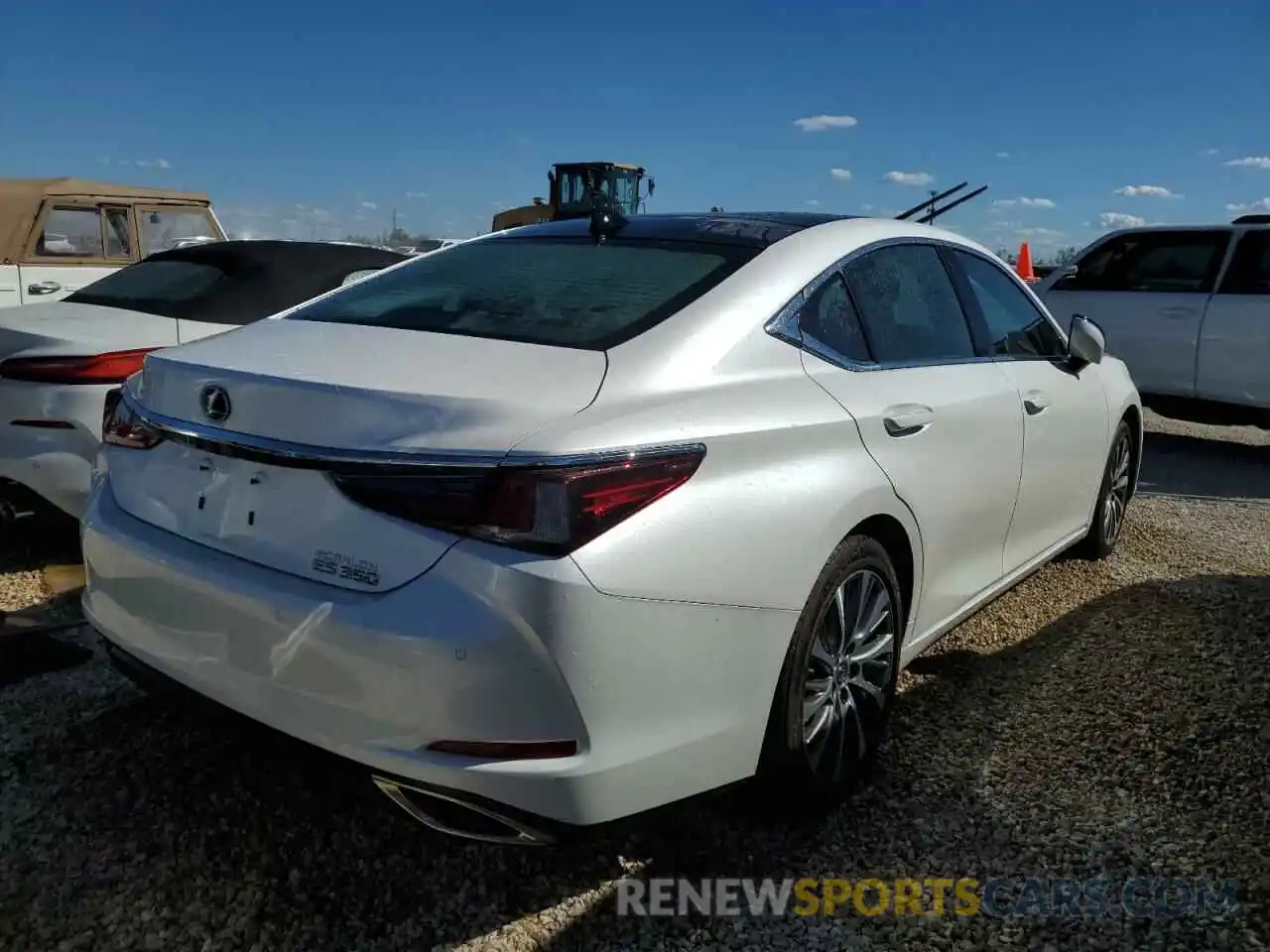 4 Photograph of a damaged car 58ABZ1B18KU030499 LEXUS ES350 2019