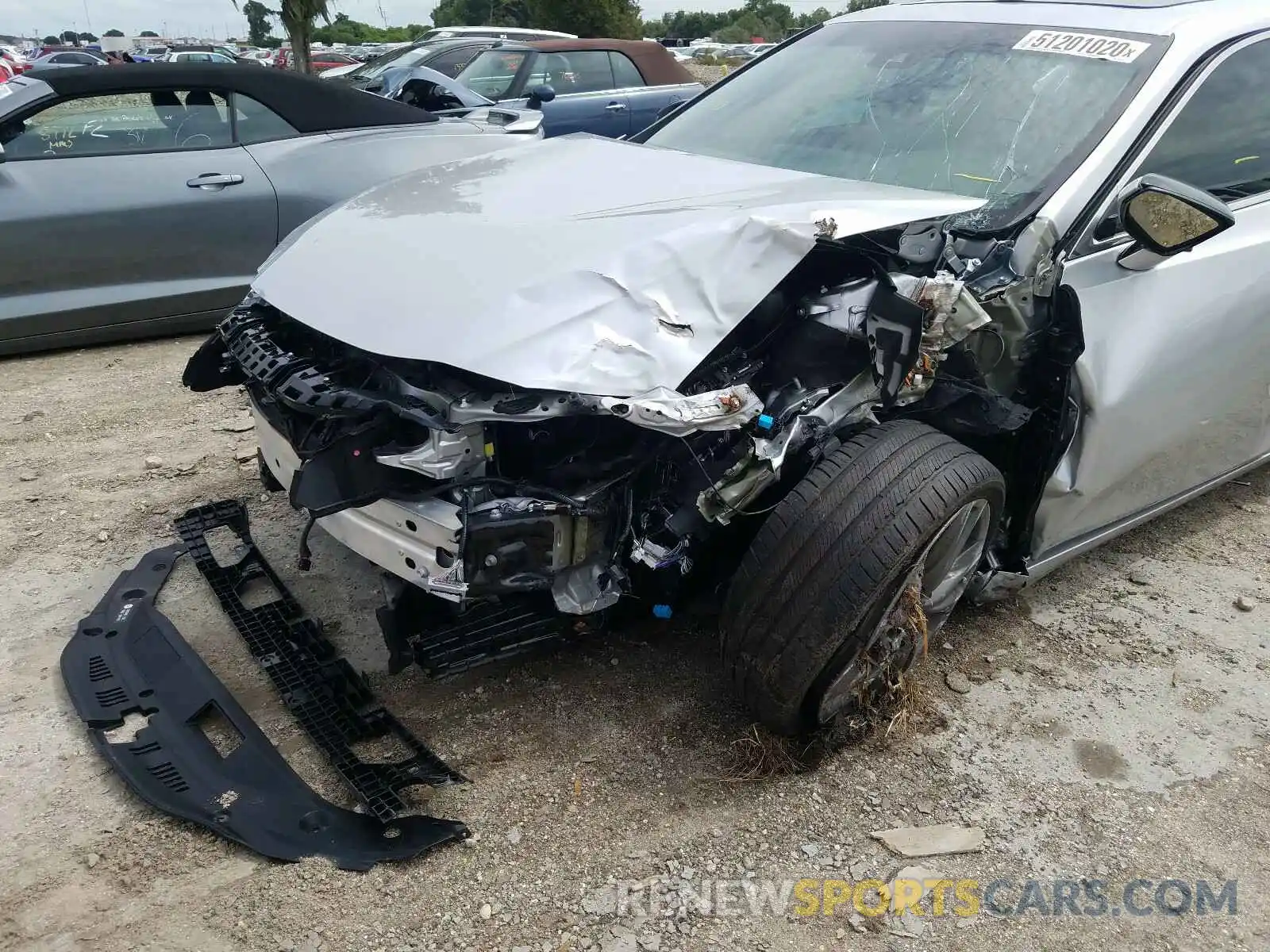 9 Photograph of a damaged car 58ABZ1B18KU039929 LEXUS ES350 2019