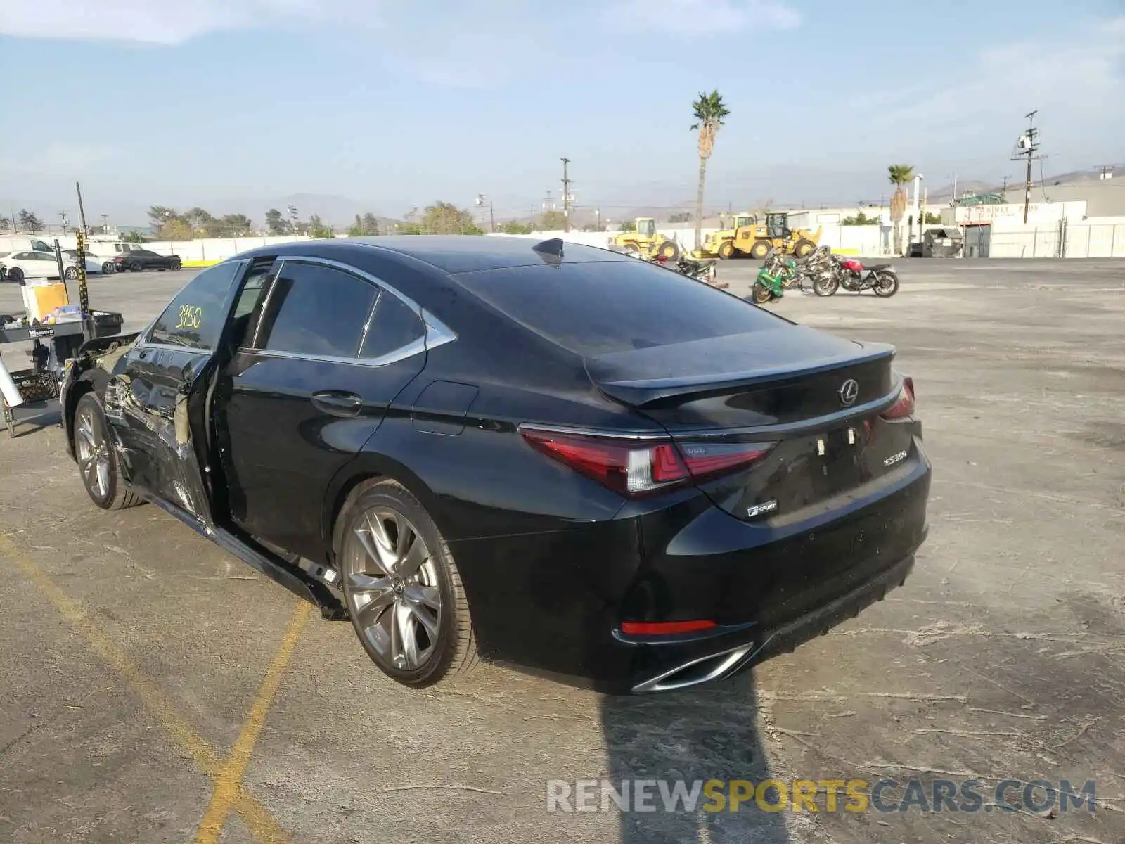 3 Photograph of a damaged car 58ABZ1B18KU040725 LEXUS ES350 2019