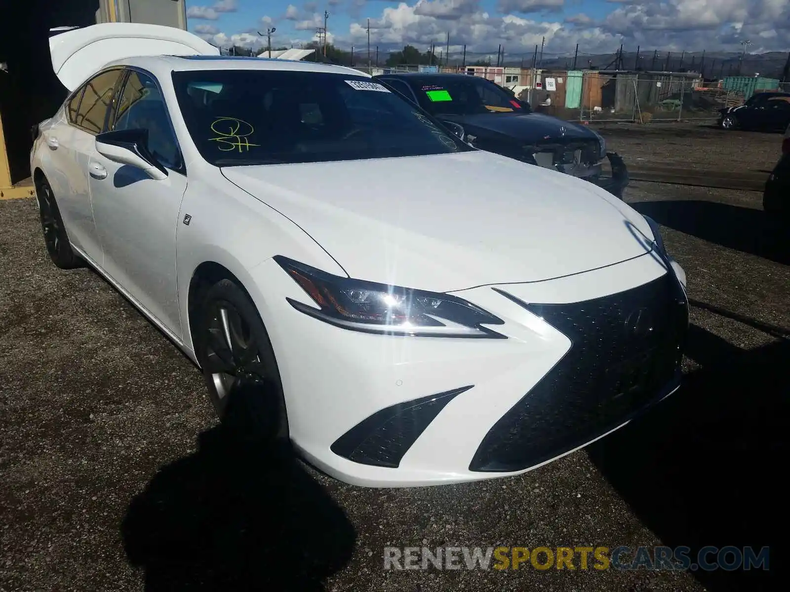 1 Photograph of a damaged car 58ABZ1B18KU040739 LEXUS ES350 2019