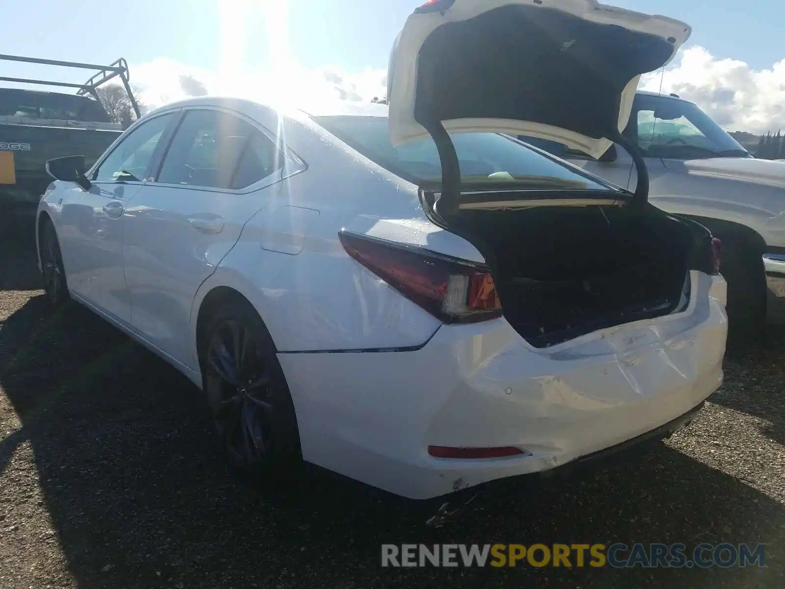 3 Photograph of a damaged car 58ABZ1B18KU040739 LEXUS ES350 2019