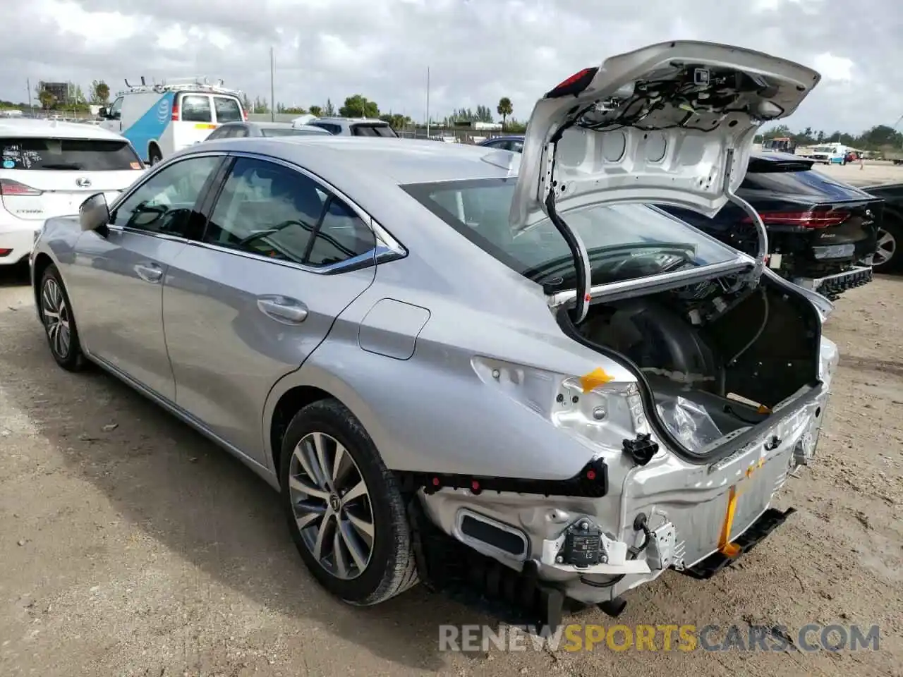 3 Photograph of a damaged car 58ABZ1B18KU041468 LEXUS ES350 2019