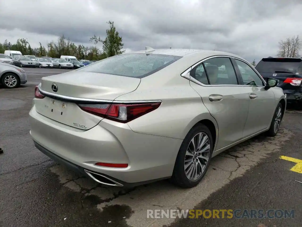 4 Photograph of a damaged car 58ABZ1B18KU042376 LEXUS ES350 2019