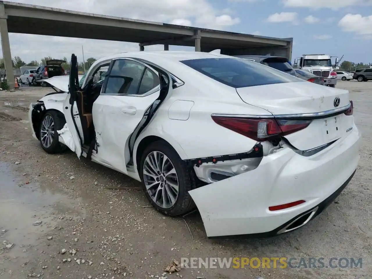 3 Photograph of a damaged car 58ABZ1B18KU044614 LEXUS ES350 2019