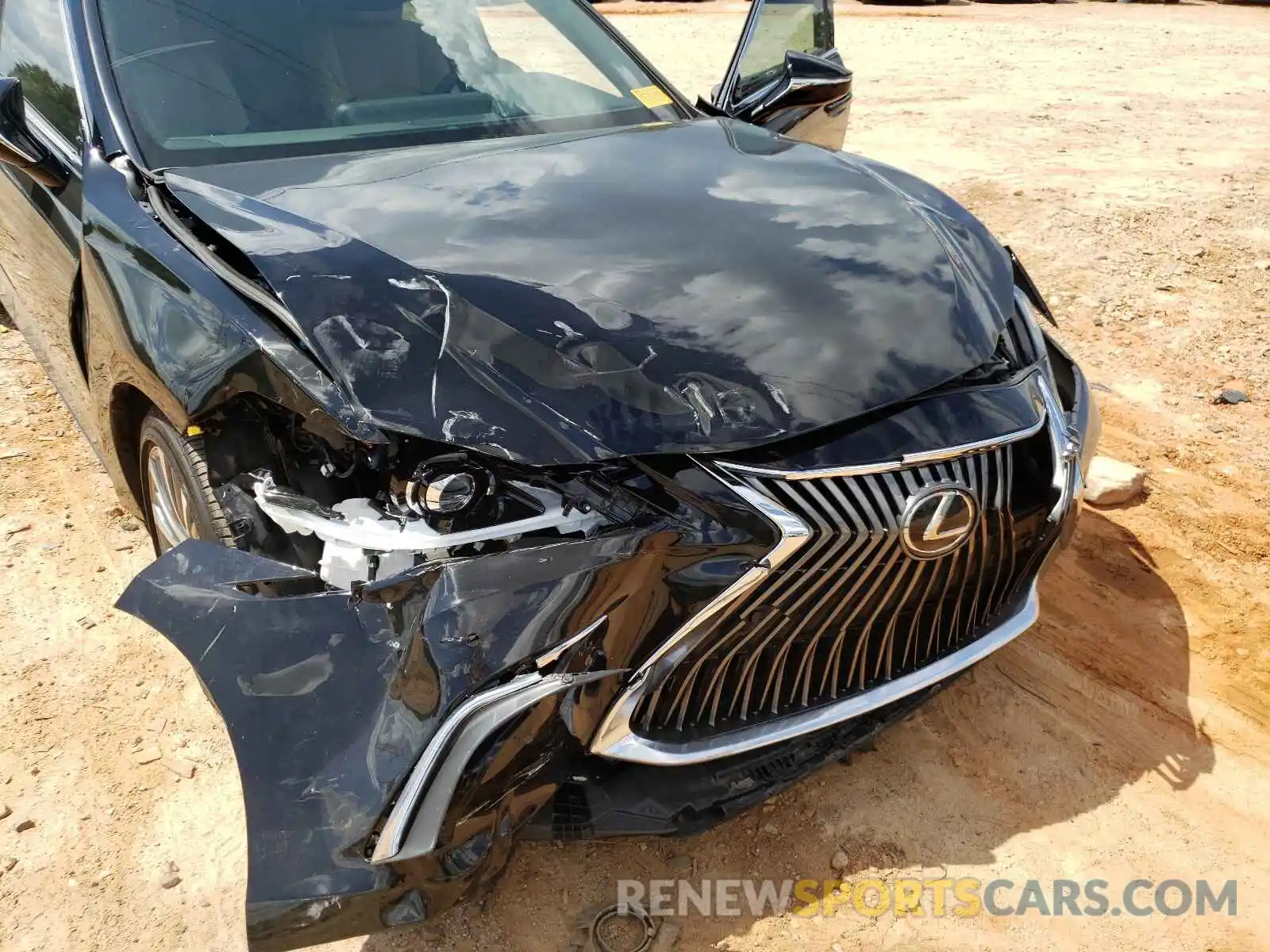 9 Photograph of a damaged car 58ABZ1B18KU045889 LEXUS ES350 2019