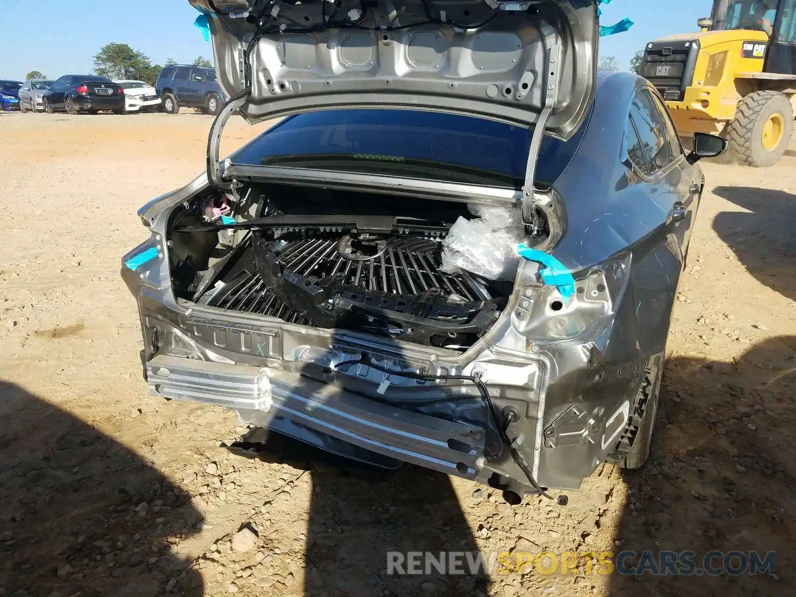 9 Photograph of a damaged car 58ABZ1B18KU047092 LEXUS ES350 2019