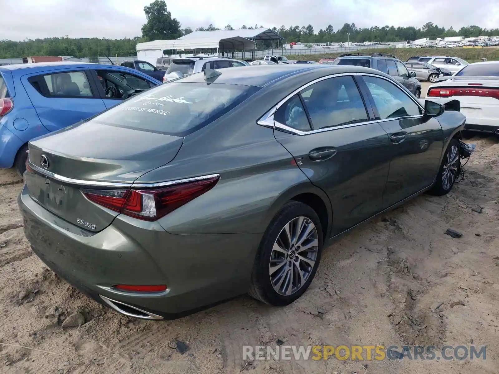 4 Photograph of a damaged car 58ABZ1B18KU049215 LEXUS ES350 2019