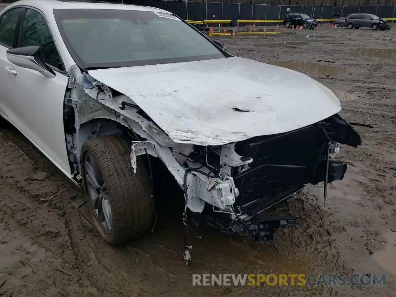 9 Photograph of a damaged car 58ABZ1B18KU050915 LEXUS ES350 2019