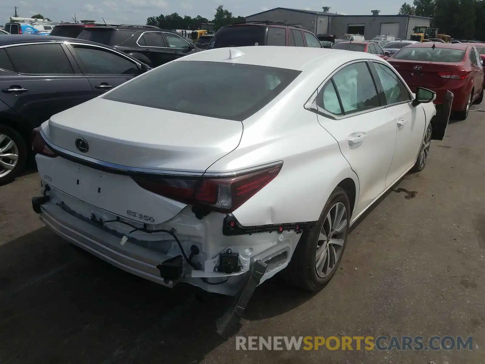 4 Photograph of a damaged car 58ABZ1B18KU051224 LEXUS ES350 2019