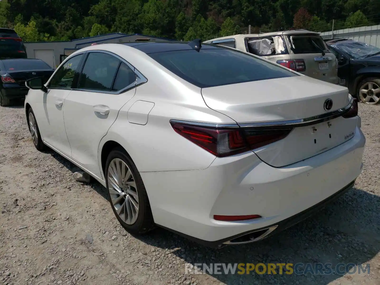 3 Photograph of a damaged car 58ABZ1B19KU003120 LEXUS ES350 2019