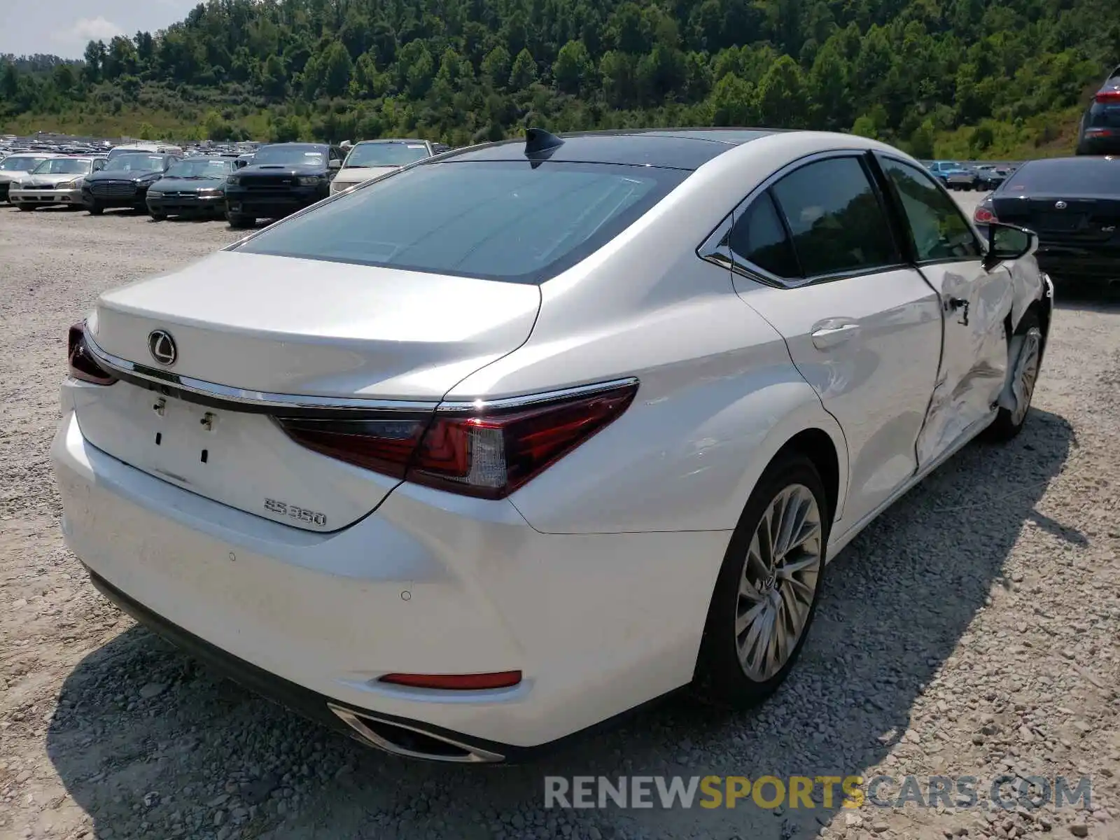 4 Photograph of a damaged car 58ABZ1B19KU003120 LEXUS ES350 2019