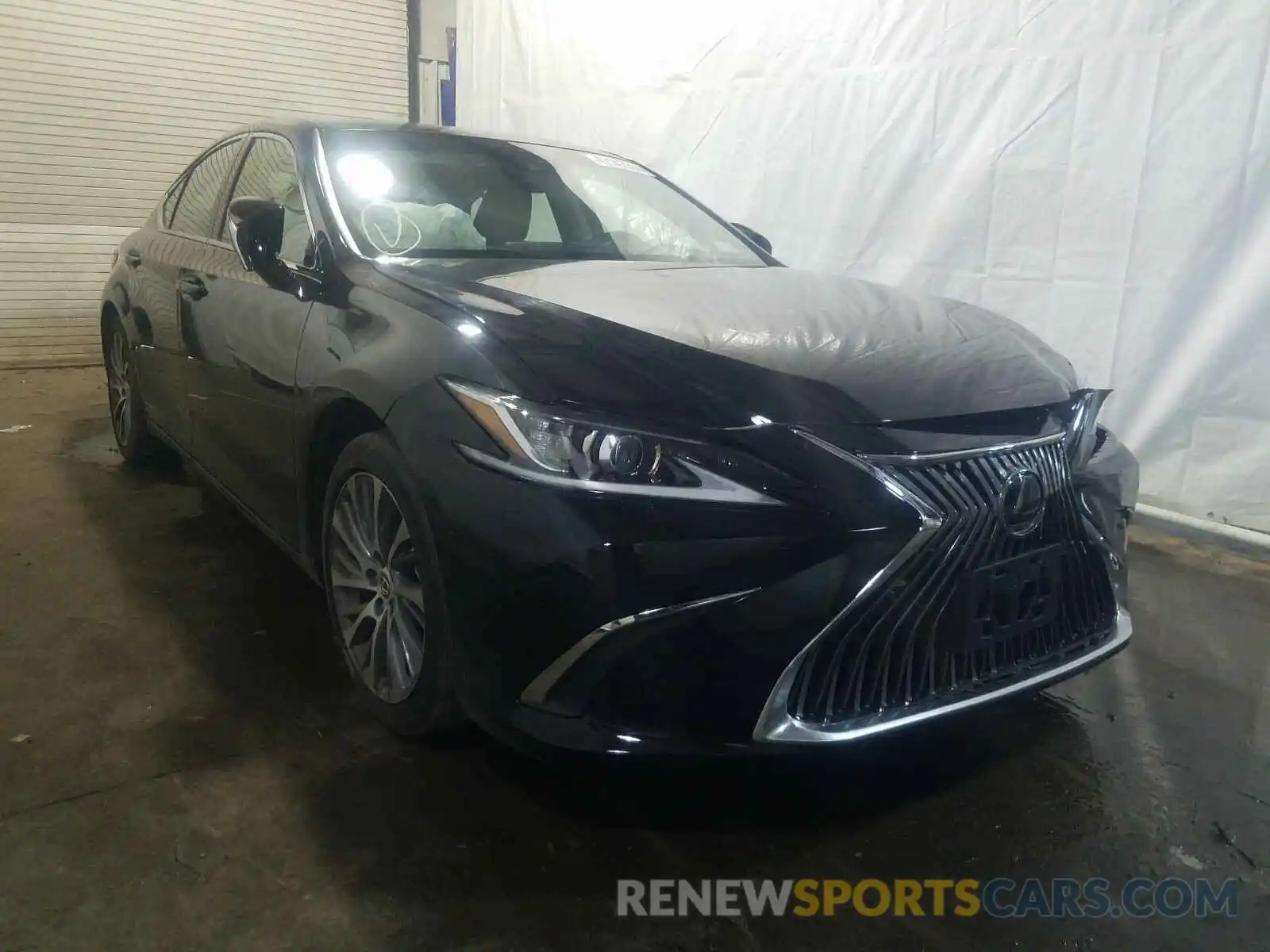 1 Photograph of a damaged car 58ABZ1B19KU005353 LEXUS ES350 2019