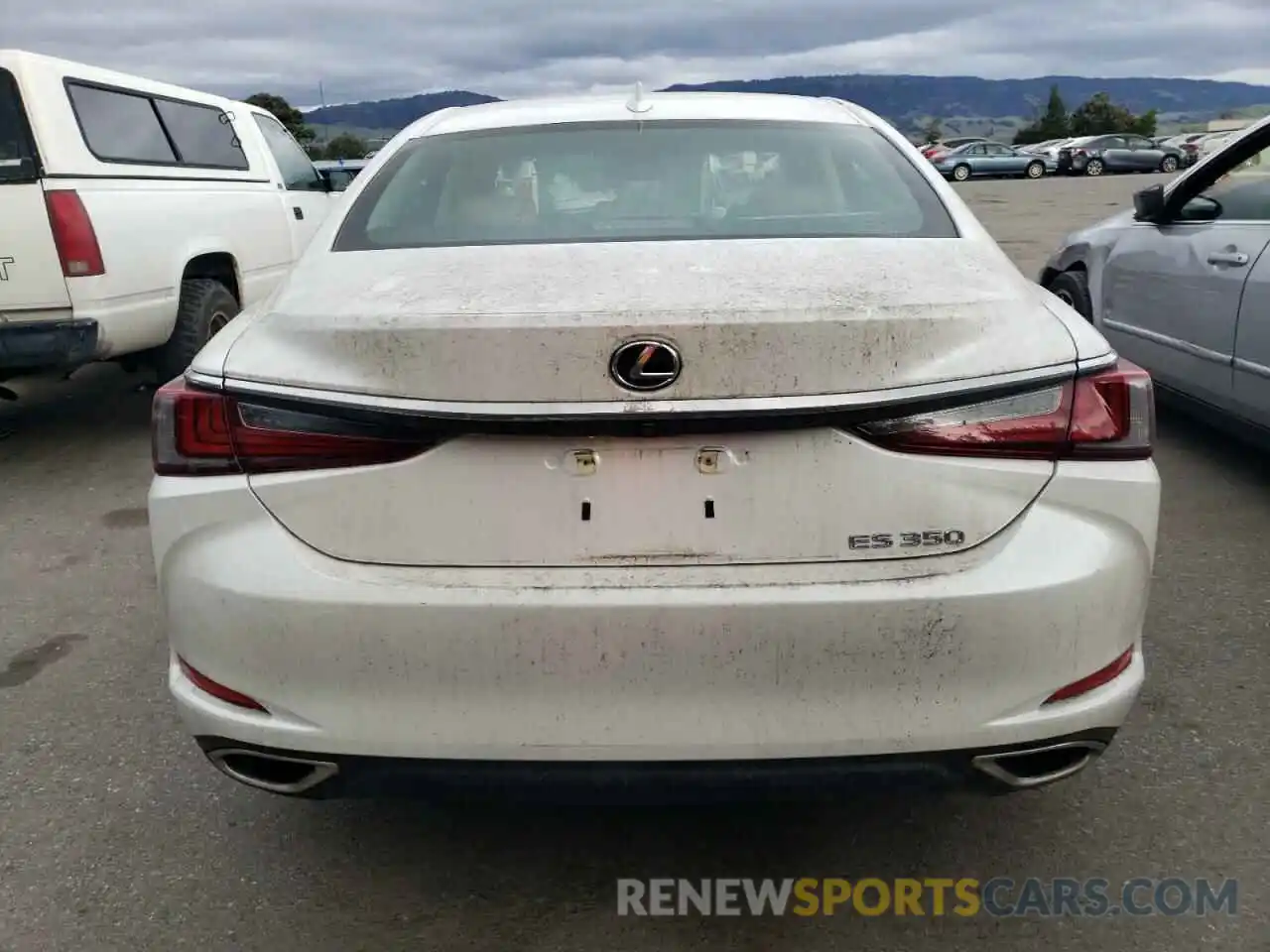 6 Photograph of a damaged car 58ABZ1B19KU007720 LEXUS ES350 2019