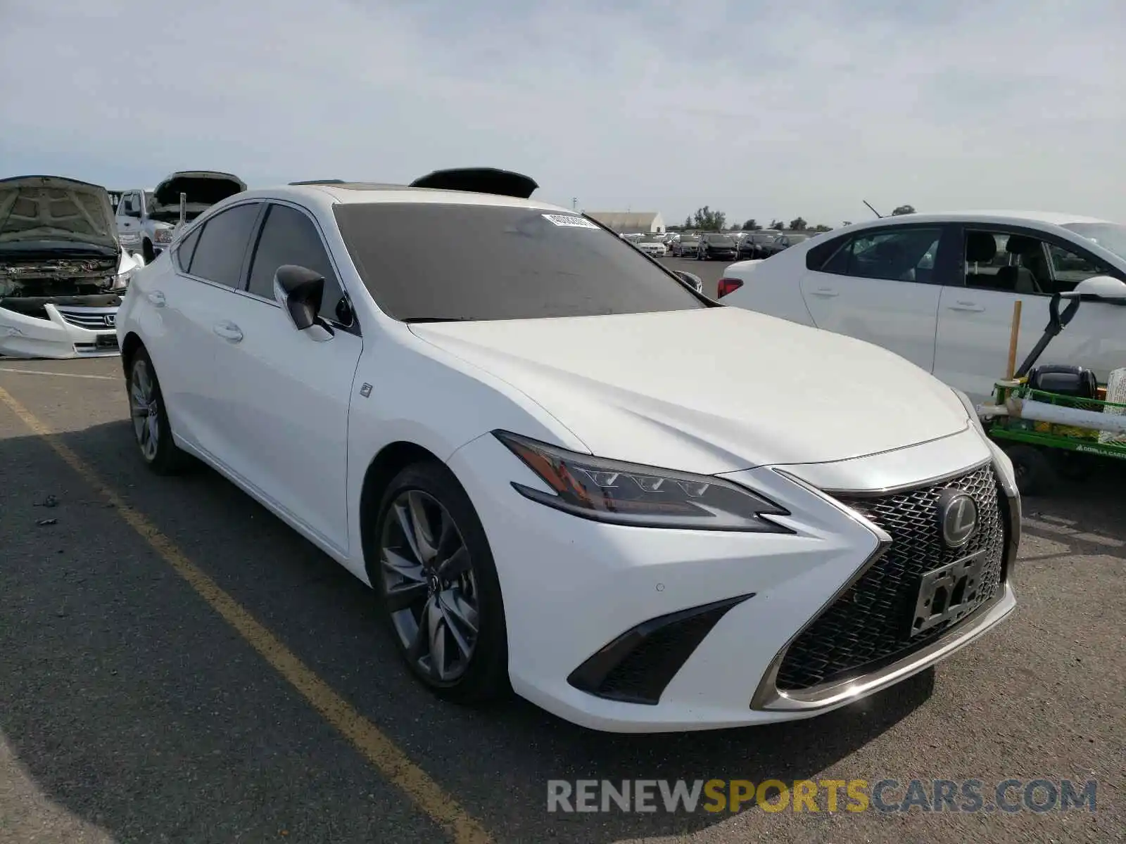 1 Photograph of a damaged car 58ABZ1B19KU007832 LEXUS ES350 2019