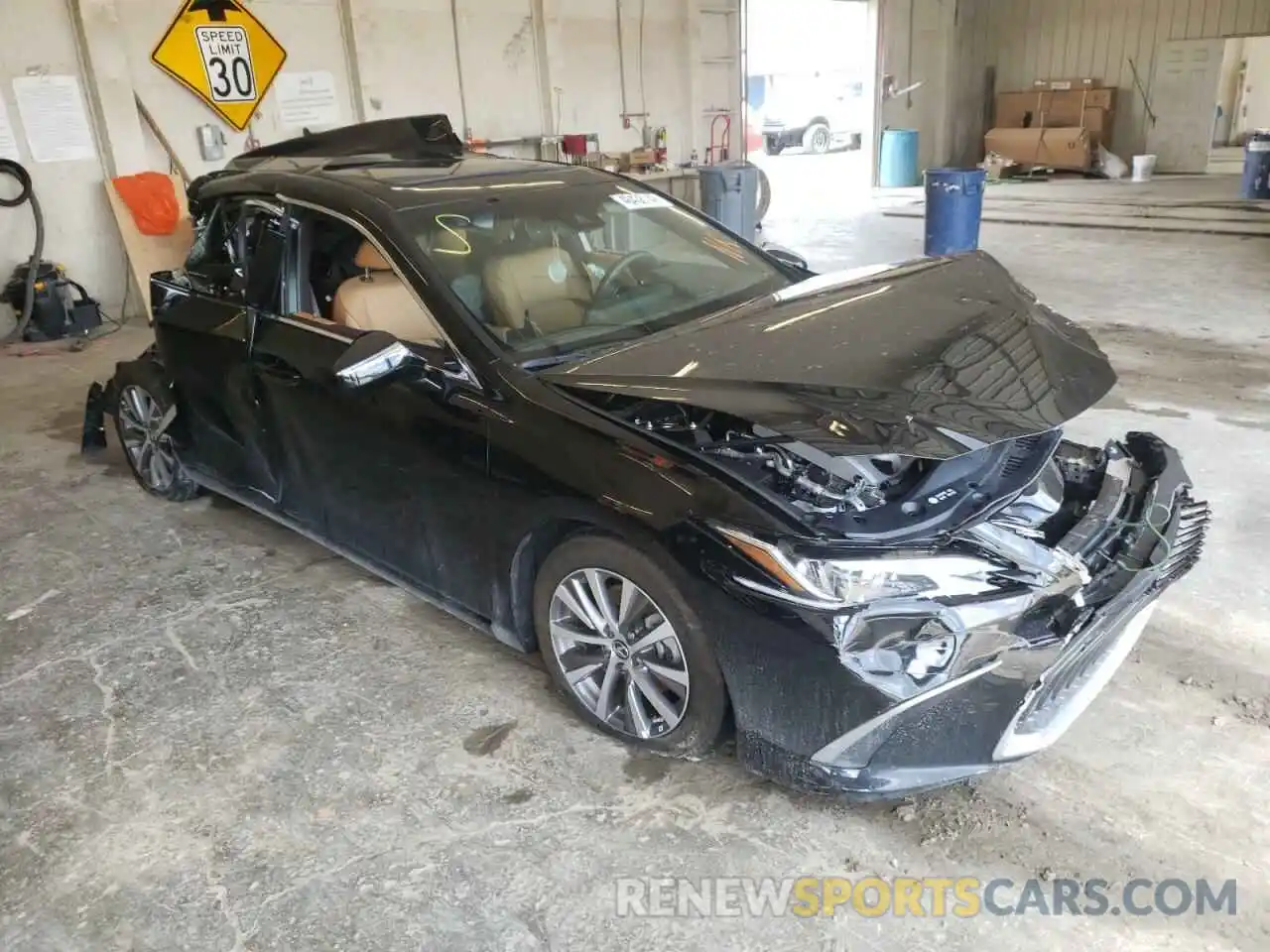 1 Photograph of a damaged car 58ABZ1B19KU007944 LEXUS ES350 2019