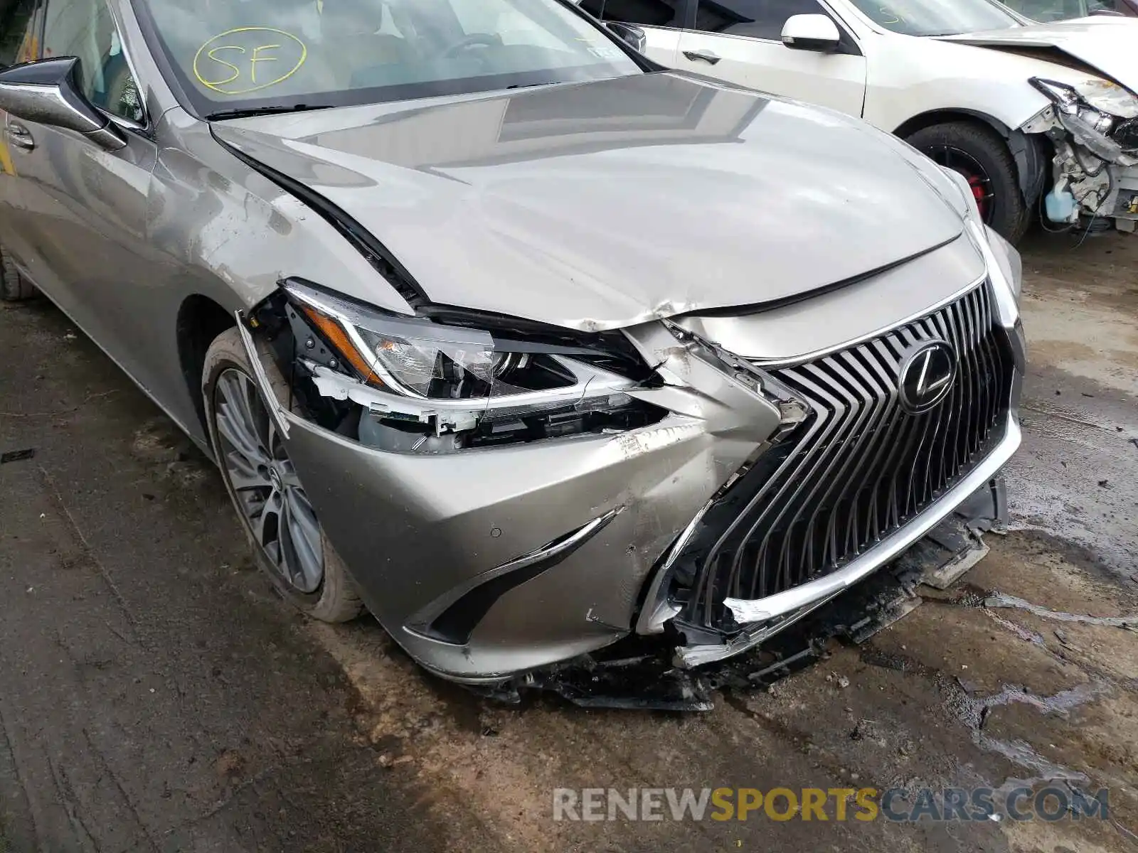 9 Photograph of a damaged car 58ABZ1B19KU008253 LEXUS ES350 2019