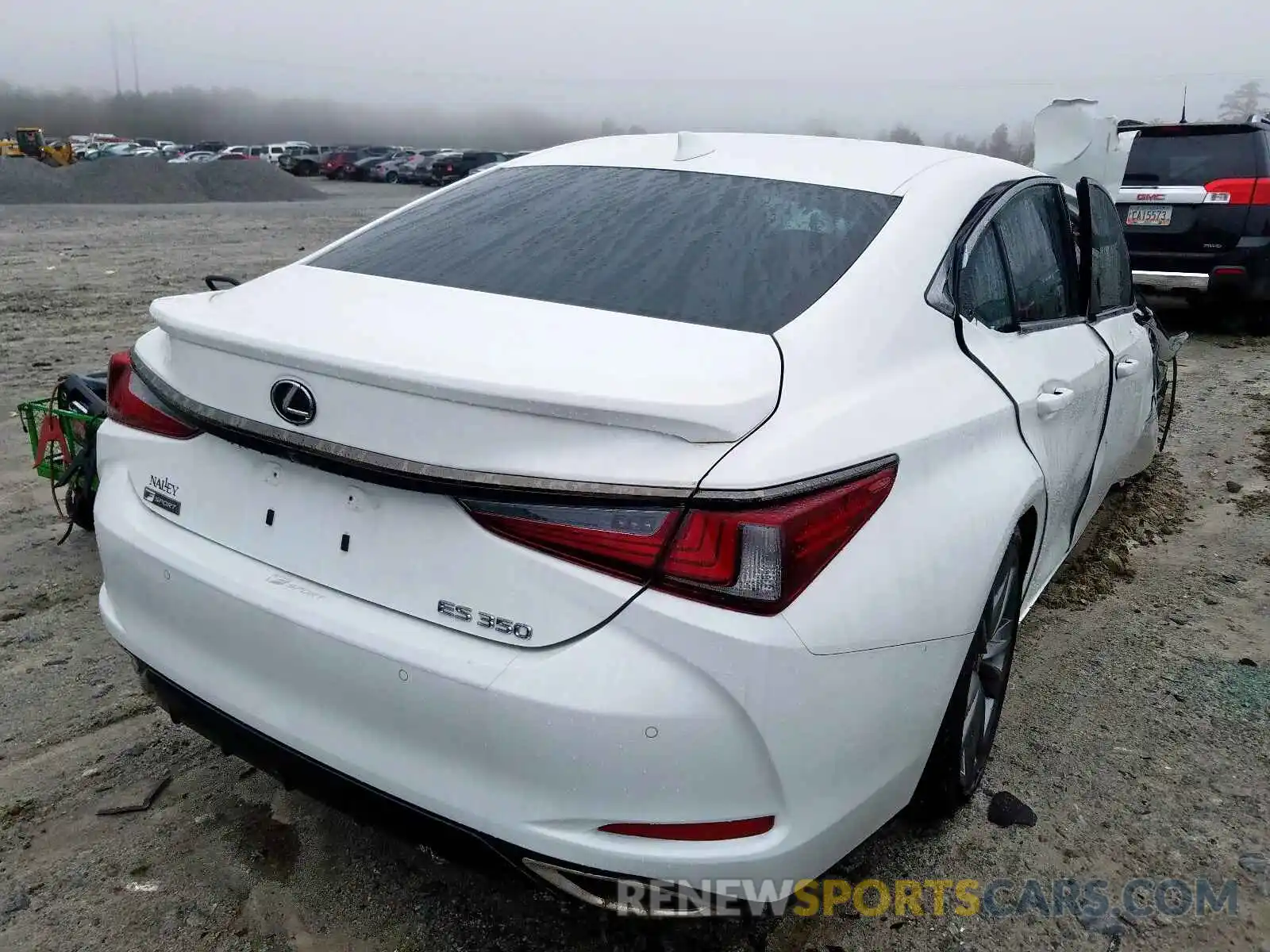 4 Photograph of a damaged car 58ABZ1B19KU009466 LEXUS ES350 2019