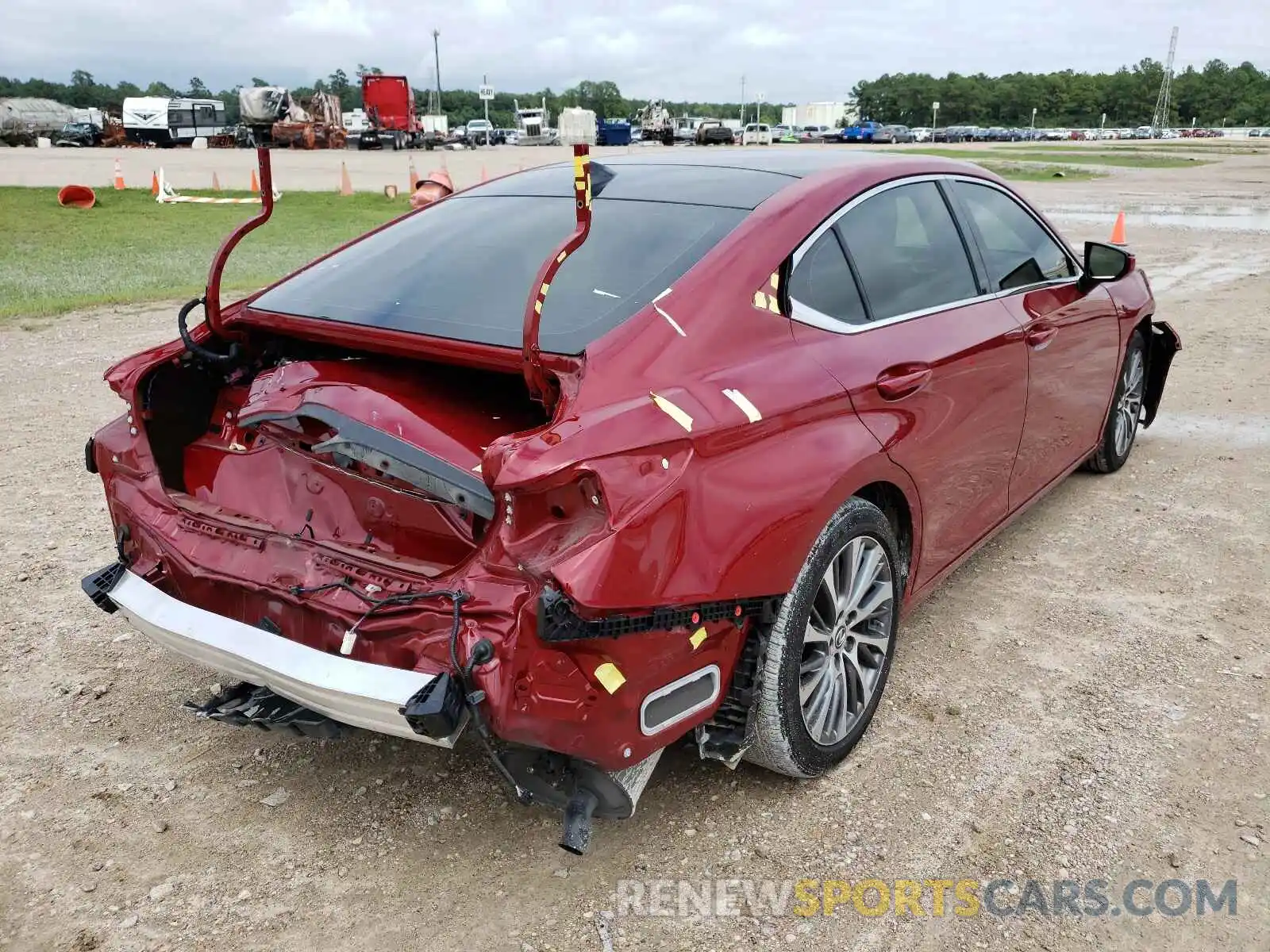 4 Photograph of a damaged car 58ABZ1B19KU010200 LEXUS ES350 2019