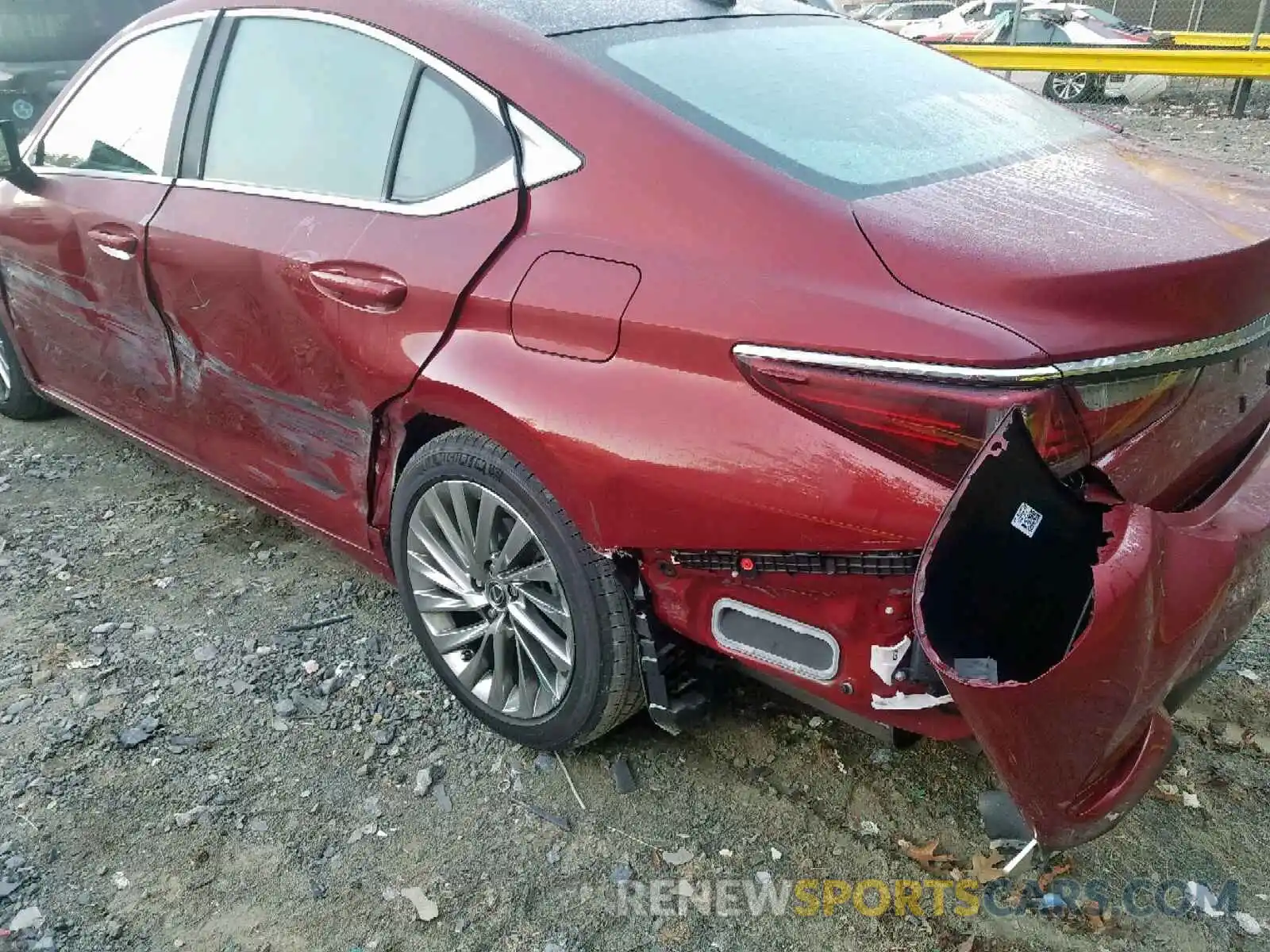 9 Photograph of a damaged car 58ABZ1B19KU011797 LEXUS ES350 2019