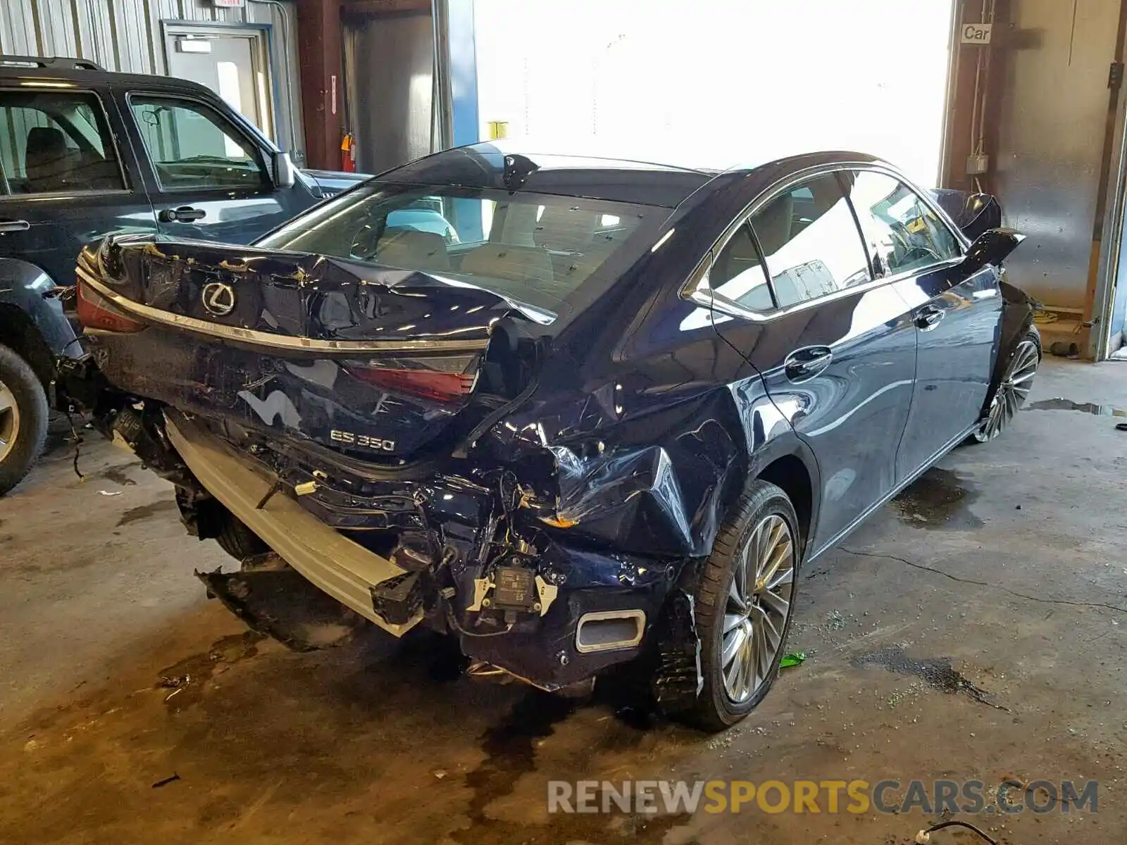 4 Photograph of a damaged car 58ABZ1B19KU013145 LEXUS ES350 2019