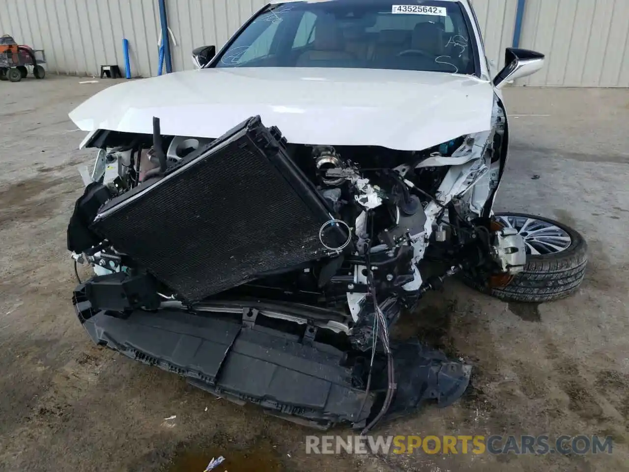 9 Photograph of a damaged car 58ABZ1B19KU015087 LEXUS ES350 2019