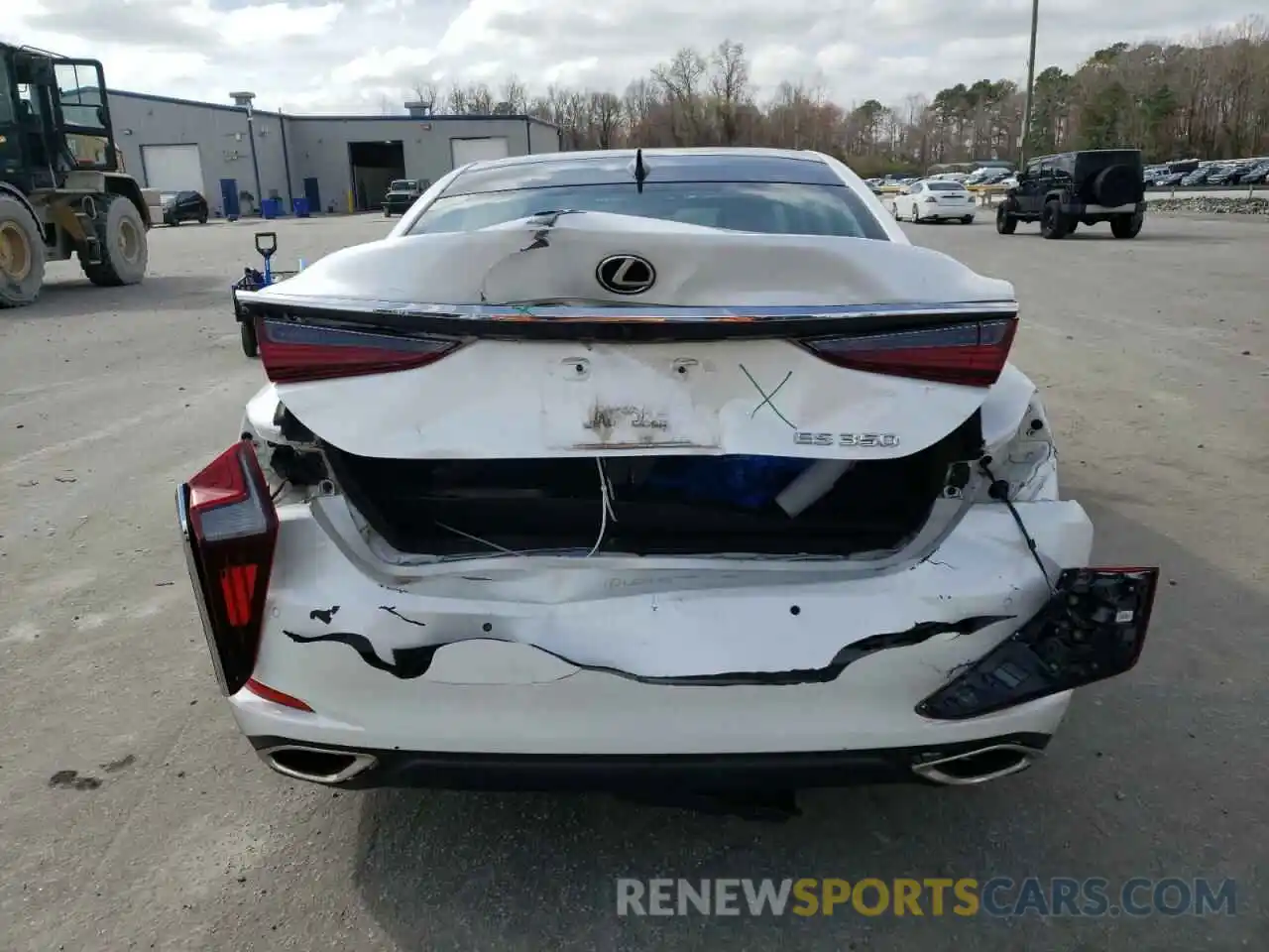 6 Photograph of a damaged car 58ABZ1B19KU015123 LEXUS ES350 2019