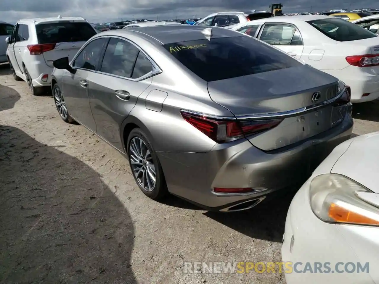 3 Photograph of a damaged car 58ABZ1B19KU016126 LEXUS ES350 2019