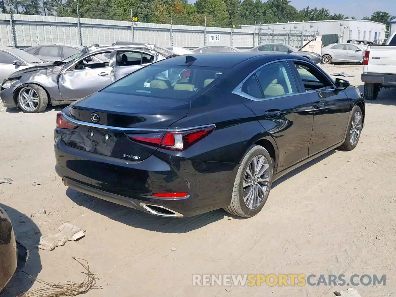 4 Photograph of a damaged car 58ABZ1B19KU022914 LEXUS ES350 2019