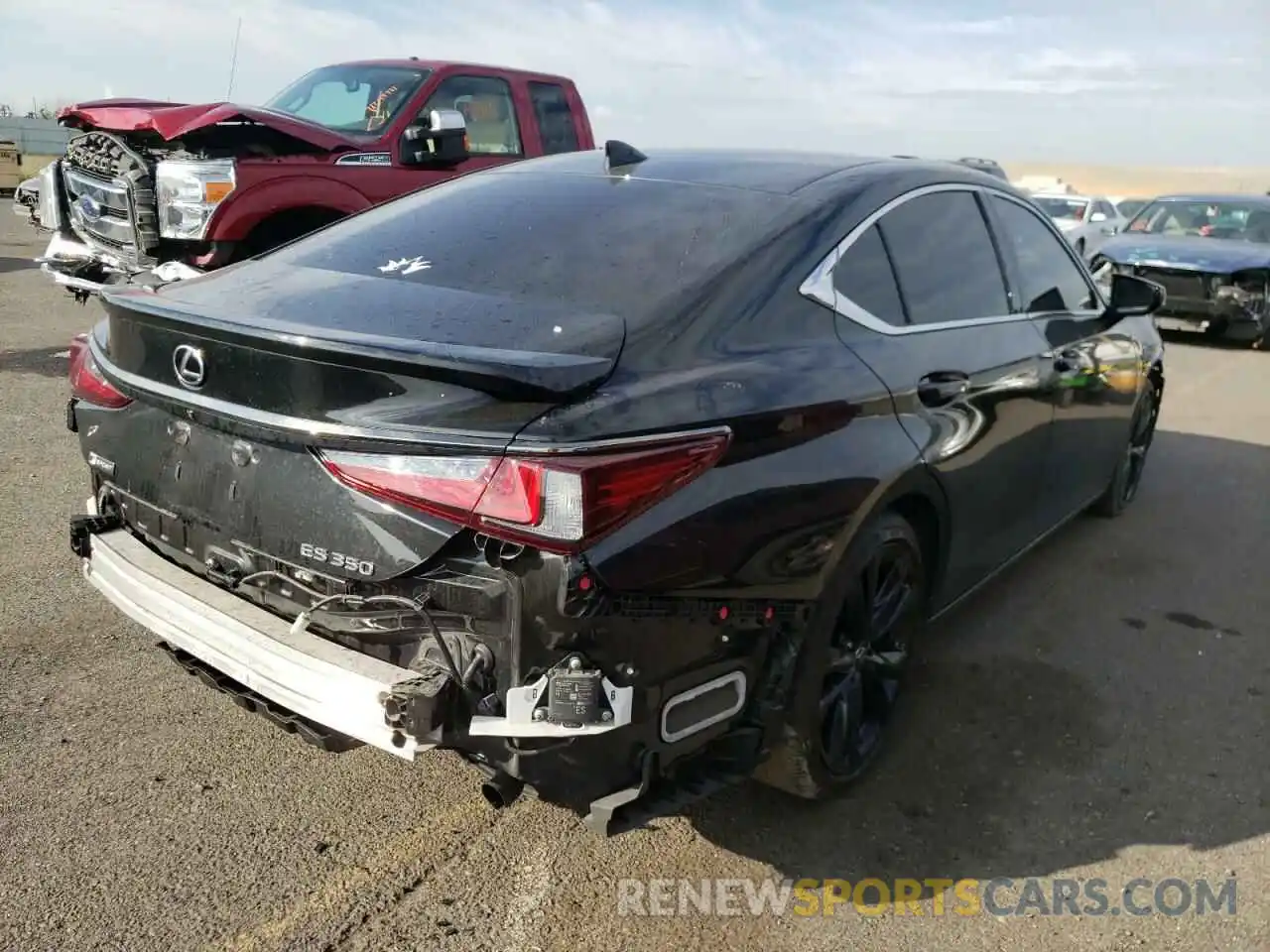 4 Photograph of a damaged car 58ABZ1B19KU023884 LEXUS ES350 2019