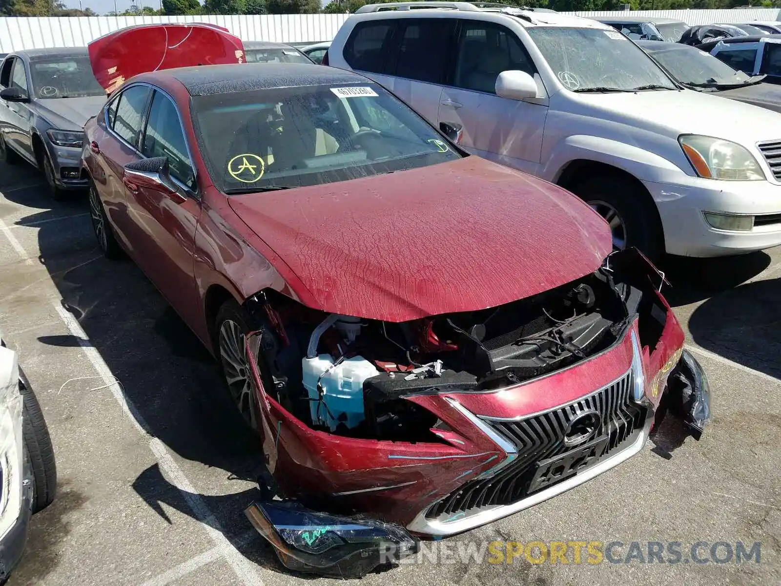 1 Photograph of a damaged car 58ABZ1B19KU027496 LEXUS ES350 2019