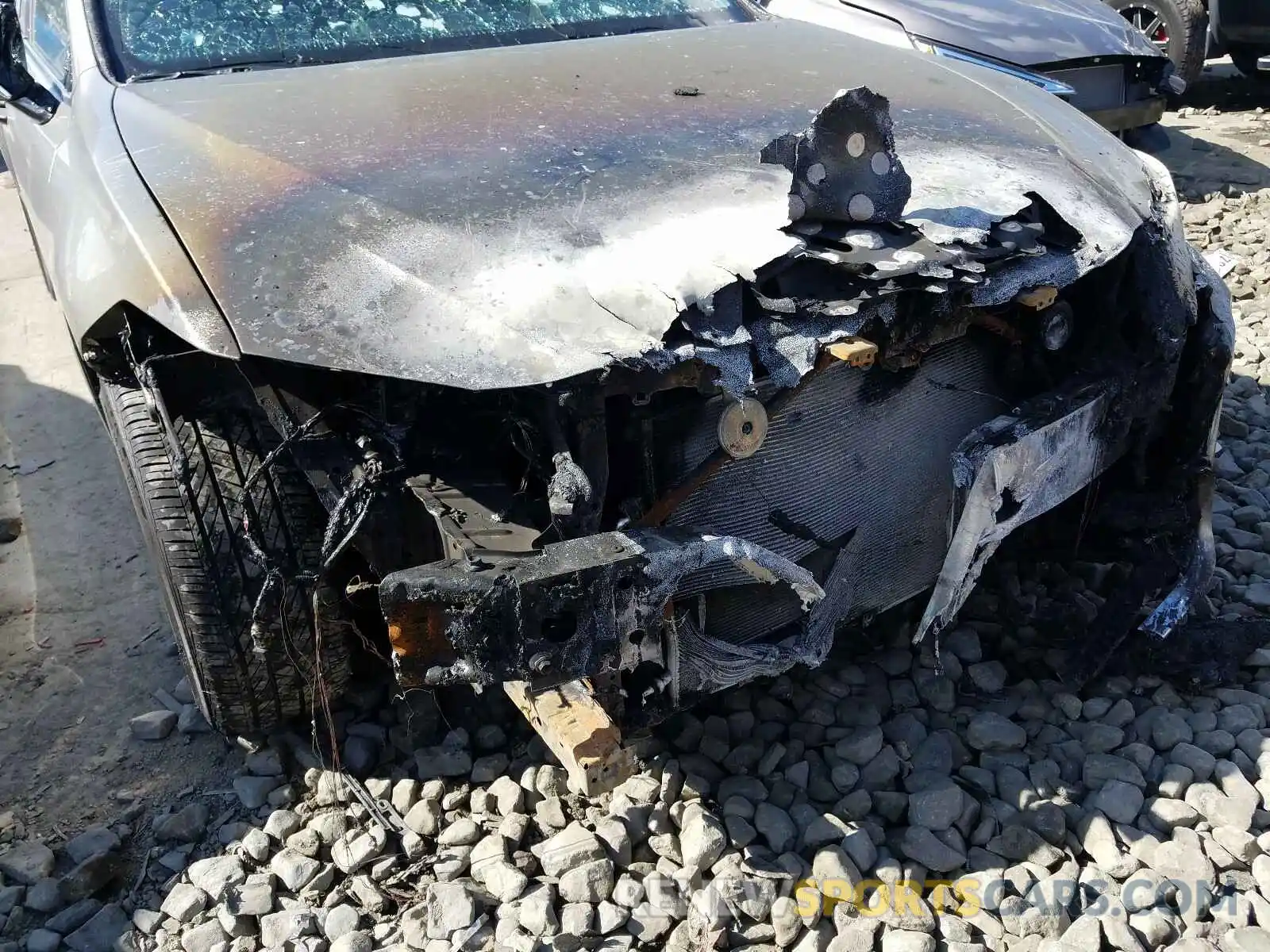 9 Photograph of a damaged car 58ABZ1B19KU027966 LEXUS ES350 2019