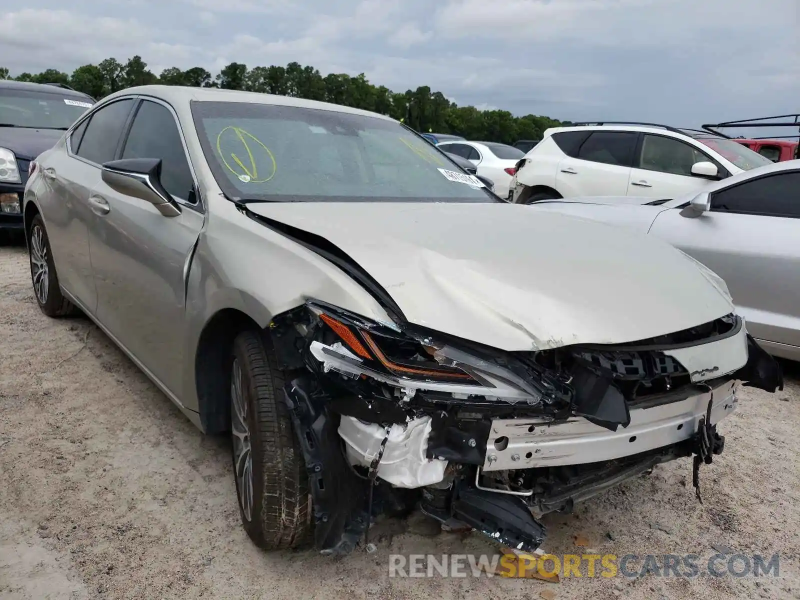 1 Photograph of a damaged car 58ABZ1B19KU029975 LEXUS ES350 2019