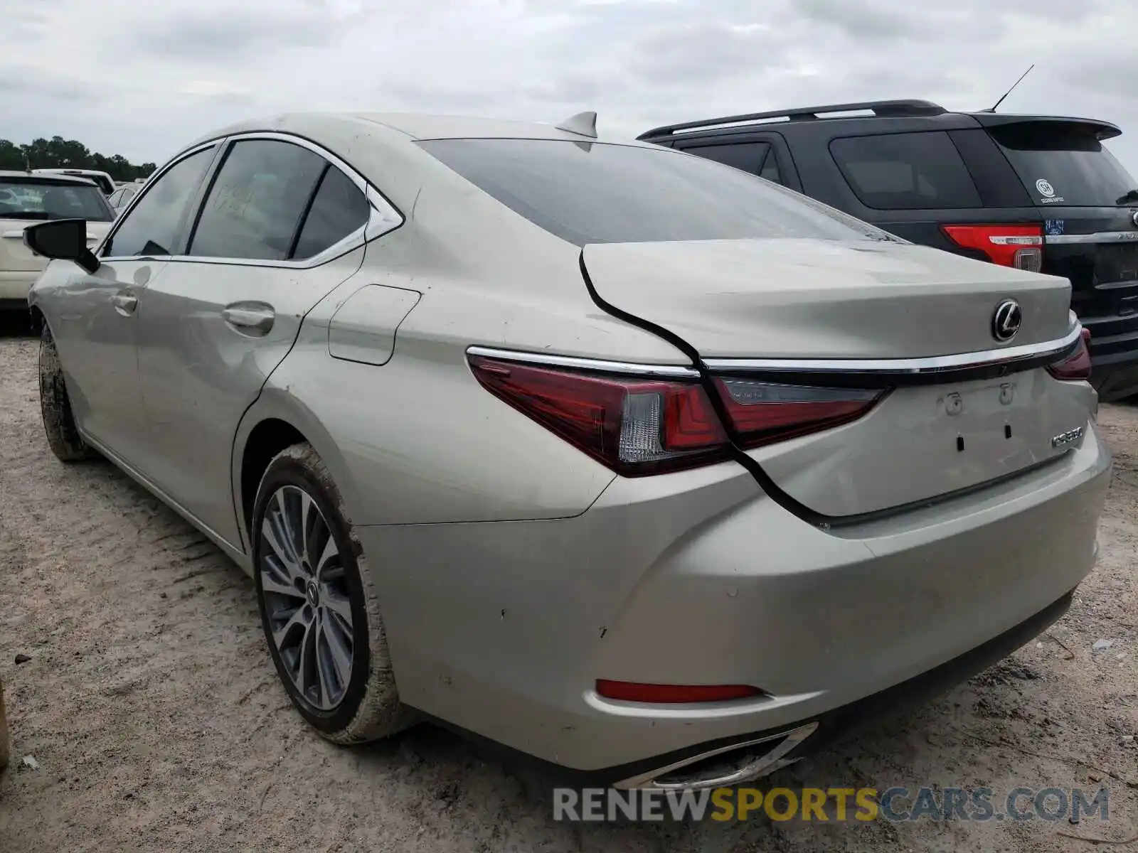 3 Photograph of a damaged car 58ABZ1B19KU029975 LEXUS ES350 2019