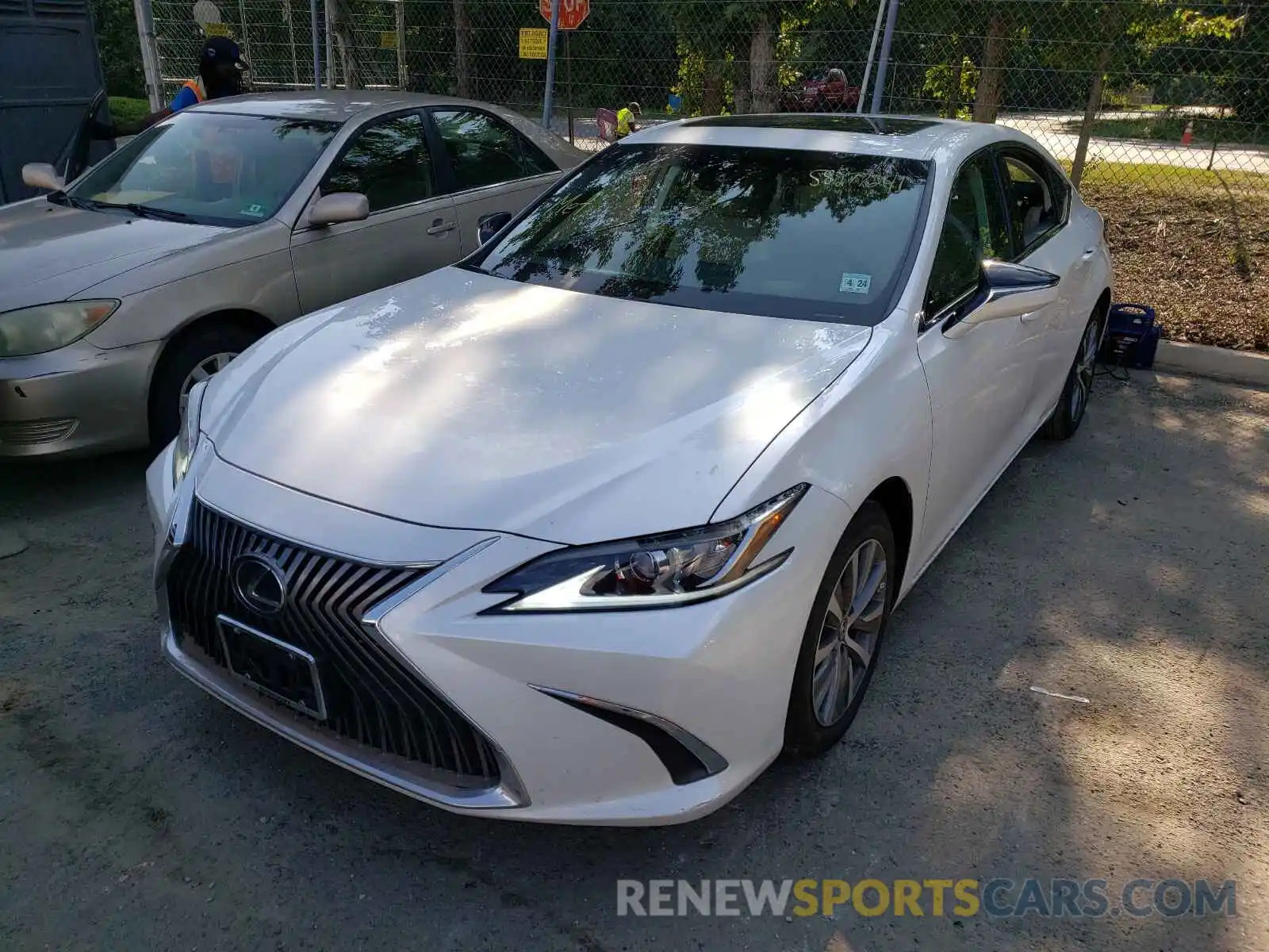 2 Photograph of a damaged car 58ABZ1B19KU031239 LEXUS ES350 2019