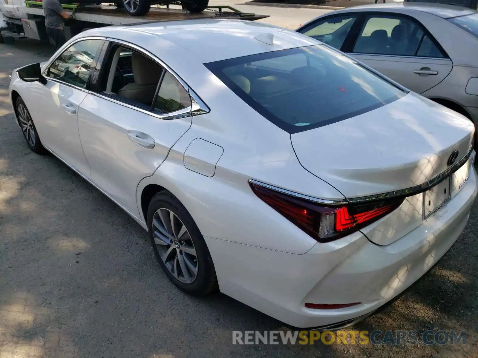 3 Photograph of a damaged car 58ABZ1B19KU031239 LEXUS ES350 2019