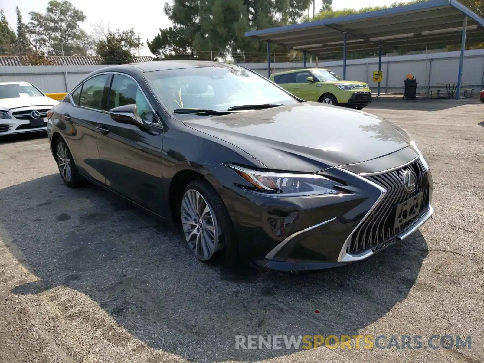 1 Photograph of a damaged car 58ABZ1B19KU032150 LEXUS ES350 2019