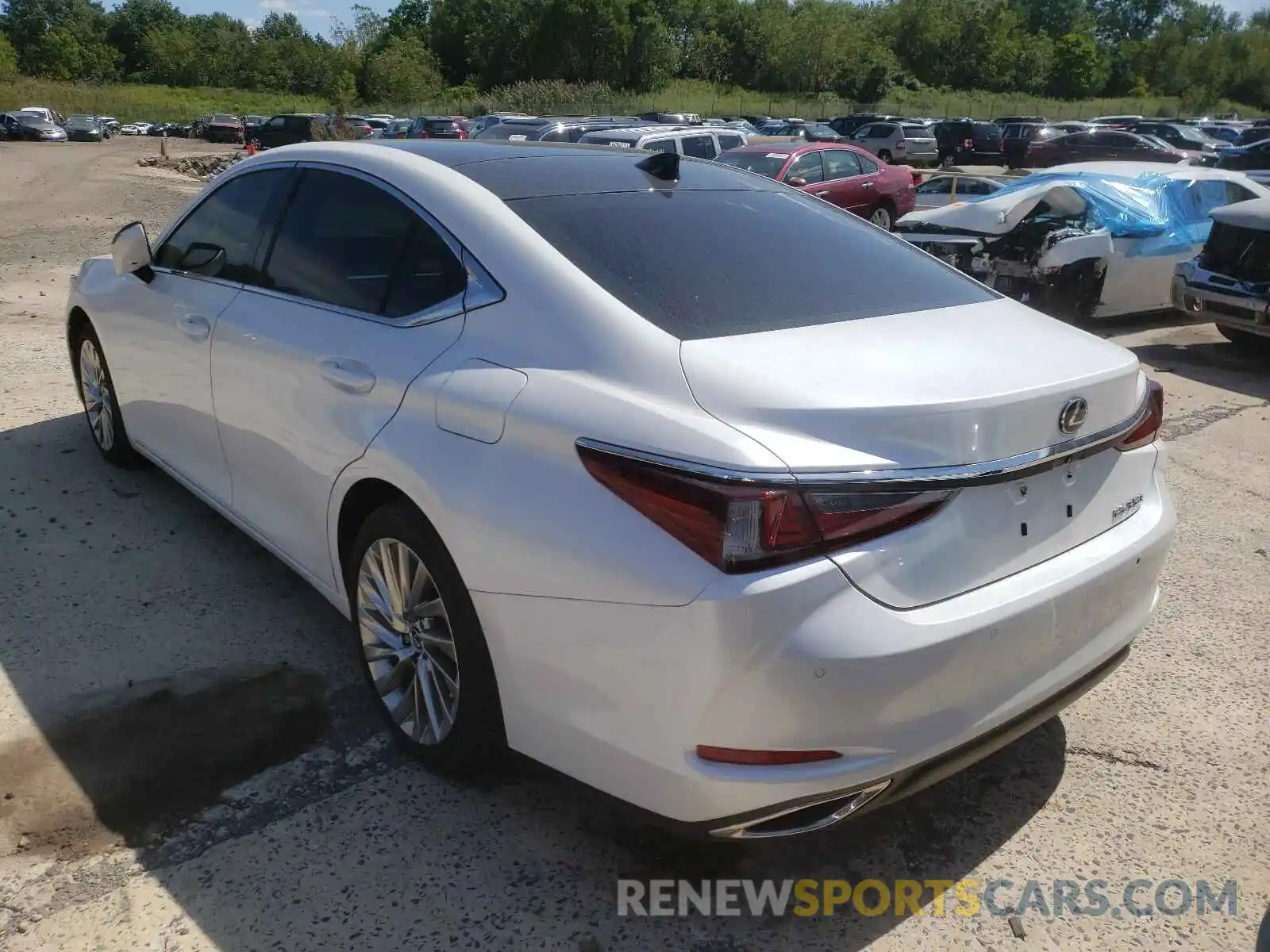 3 Photograph of a damaged car 58ABZ1B19KU032813 LEXUS ES350 2019