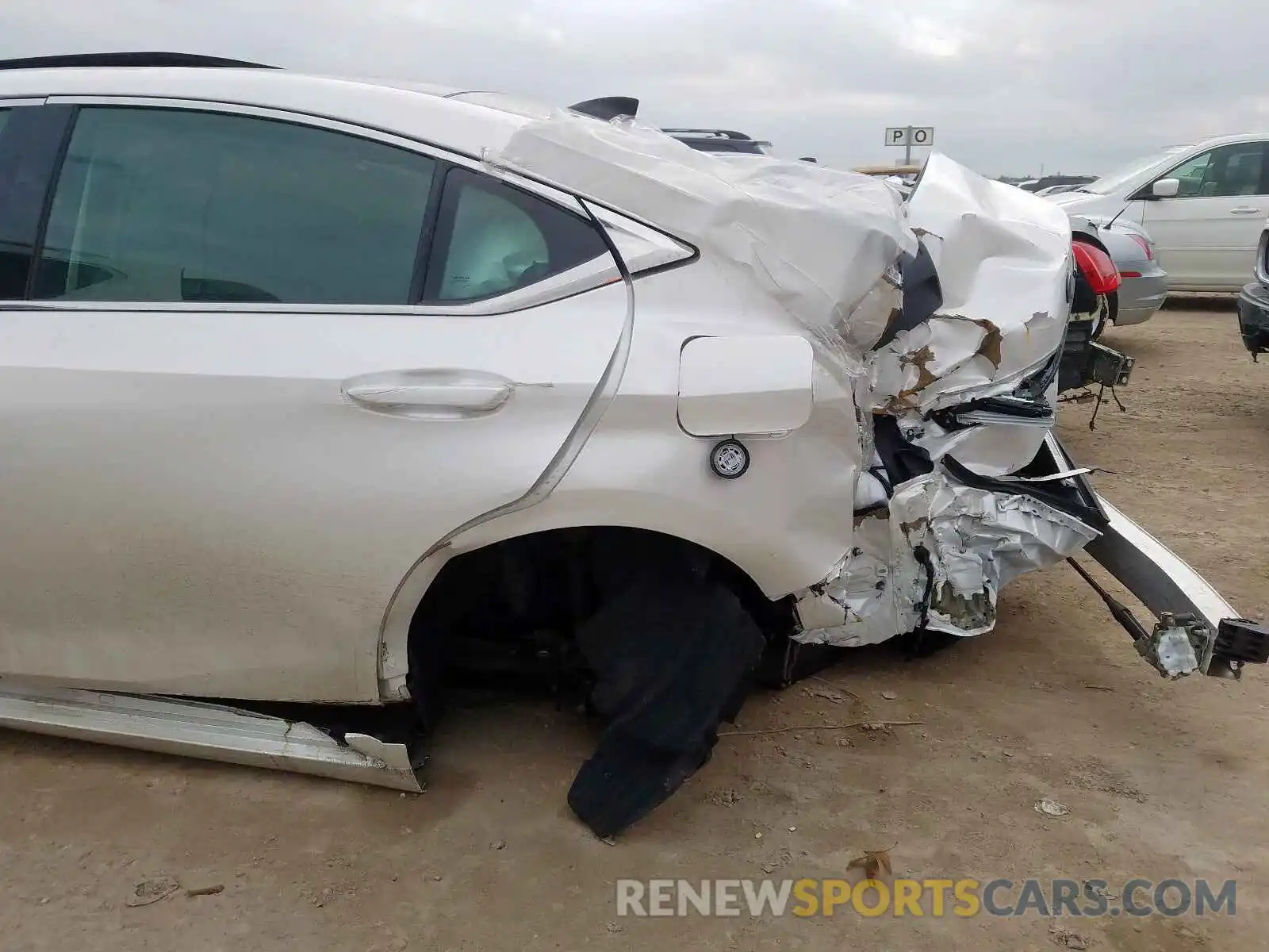 6 Photograph of a damaged car 58ABZ1B19KU036893 LEXUS ES350 2019