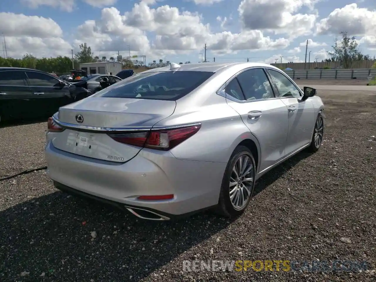 4 Photograph of a damaged car 58ABZ1B19KU037025 LEXUS ES350 2019