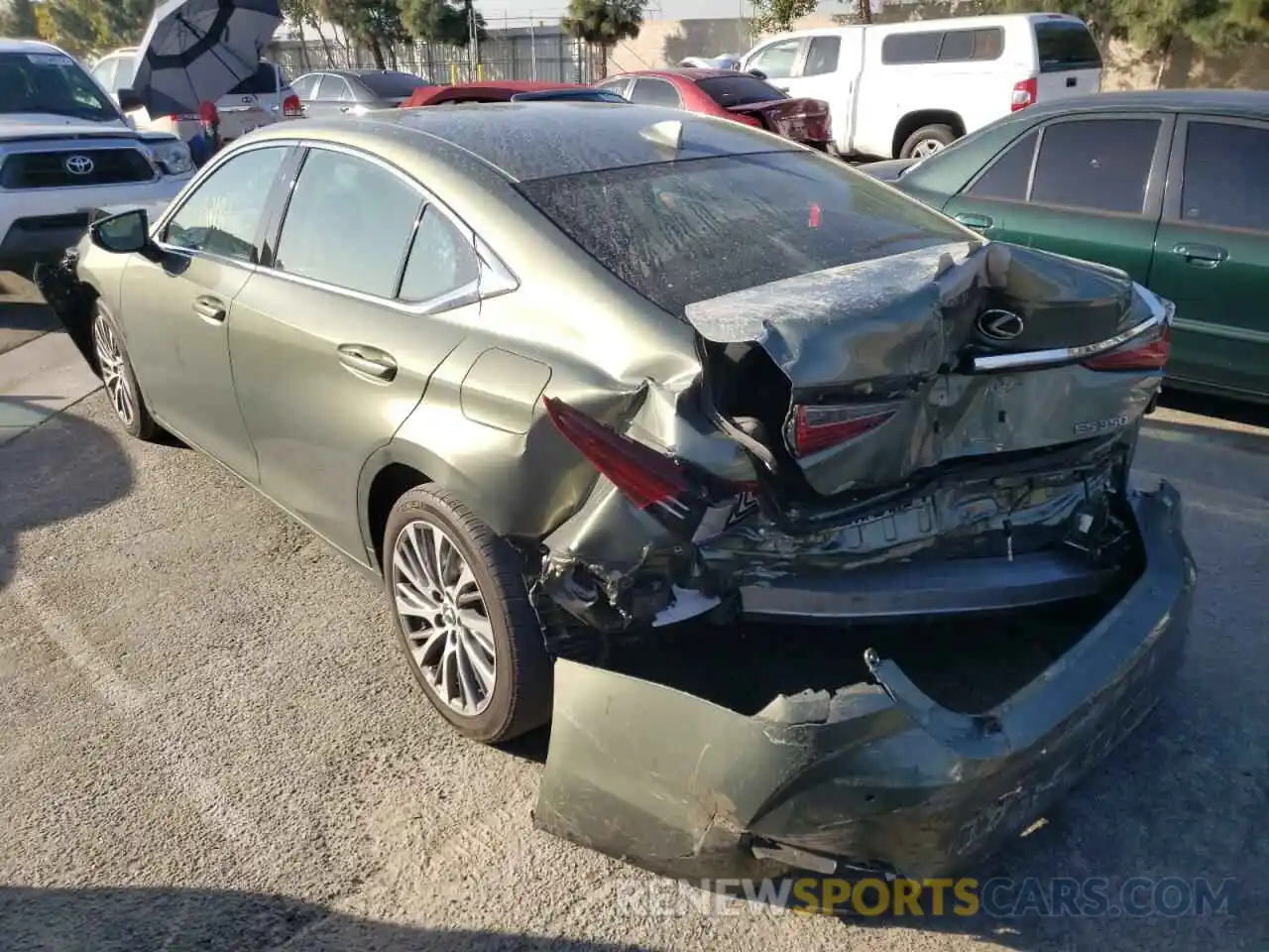 3 Photograph of a damaged car 58ABZ1B19KU037168 LEXUS ES350 2019