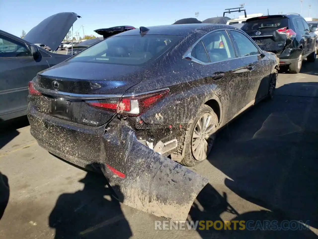 4 Photograph of a damaged car 58ABZ1B19KU037624 LEXUS ES350 2019