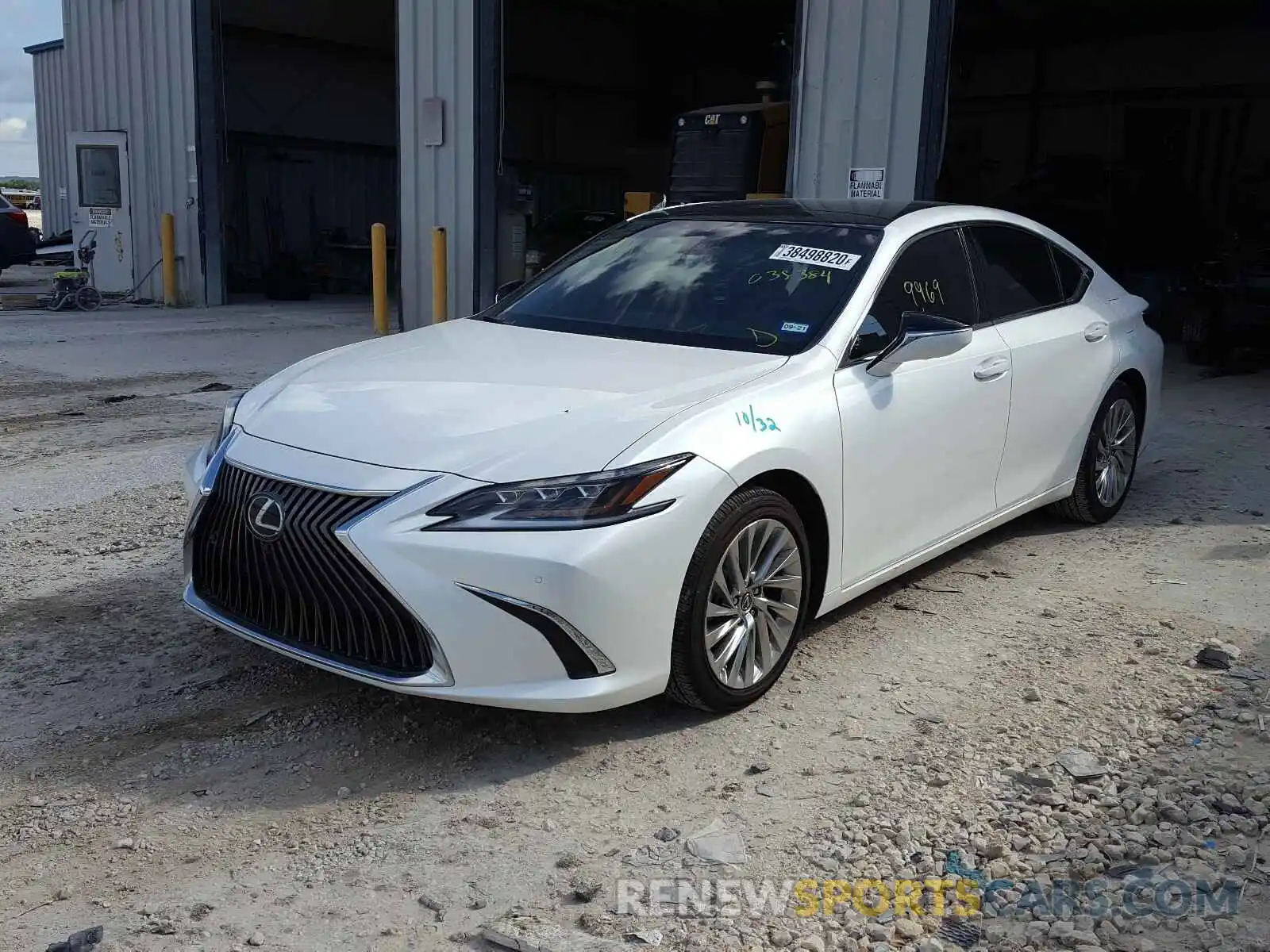 2 Photograph of a damaged car 58ABZ1B19KU038384 LEXUS ES350 2019