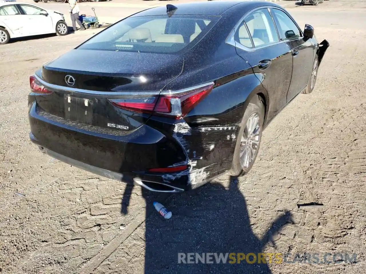 4 Photograph of a damaged car 58ABZ1B19KU040376 LEXUS ES350 2019