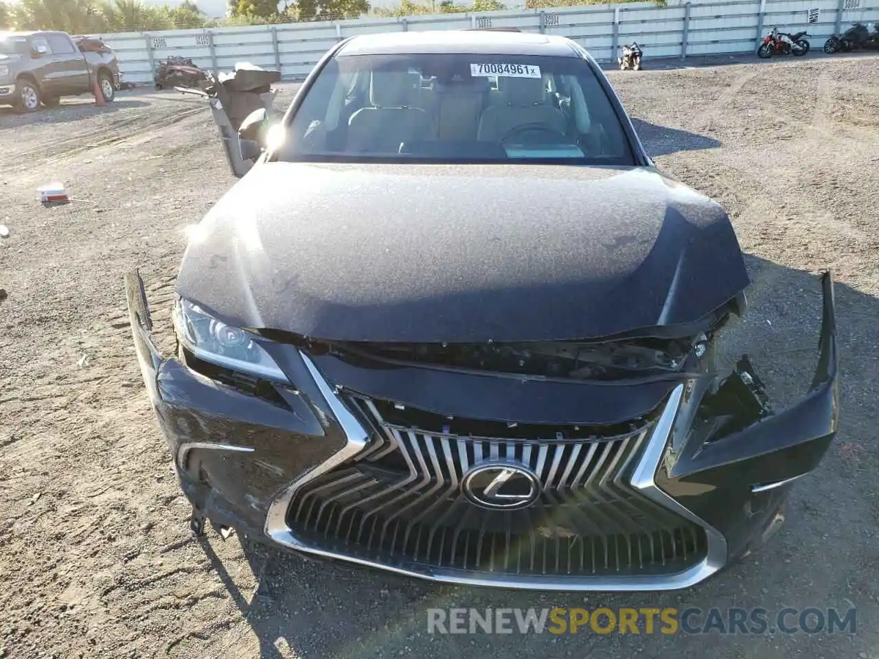 9 Photograph of a damaged car 58ABZ1B19KU040376 LEXUS ES350 2019