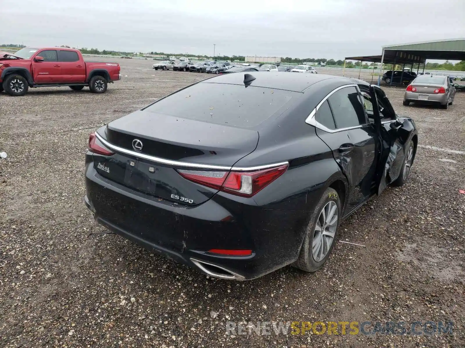 4 Photograph of a damaged car 58ABZ1B19KU042127 LEXUS ES350 2019