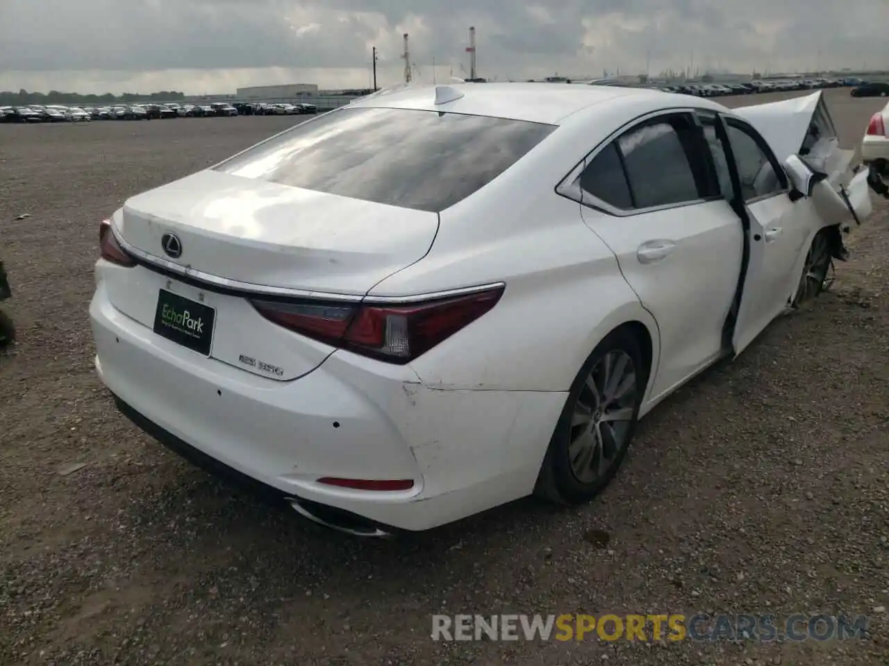 4 Photograph of a damaged car 58ABZ1B19KU045920 LEXUS ES350 2019