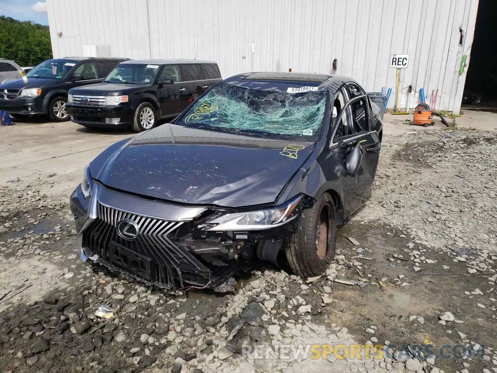 2 Photograph of a damaged car 58ABZ1B19KU047599 LEXUS ES350 2019