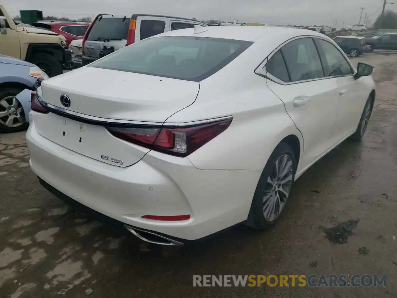 4 Photograph of a damaged car 58ABZ1B19KU048946 LEXUS ES350 2019