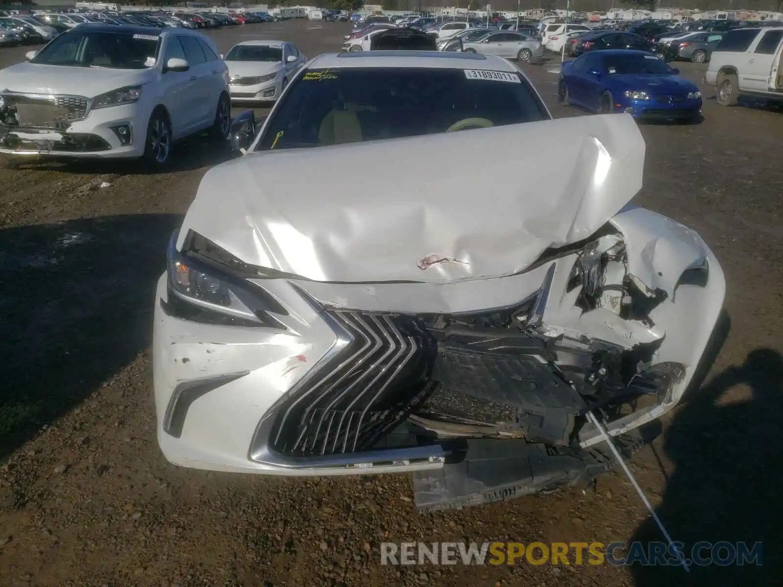 7 Photograph of a damaged car 58ABZ1B19KU049255 LEXUS ES350 2019